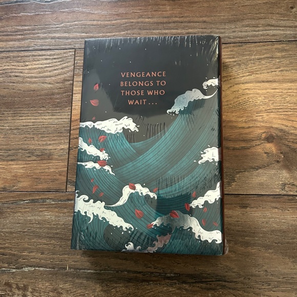 Illumicrate - Capitana by Cassandra James - Picture 4 of 6